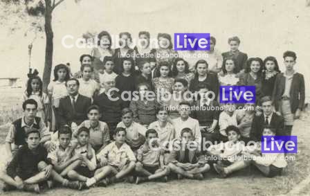 I professori e gli alunni dell'Istituto sant'Anna in una foto alla fine dell'anno scolastico 1946-47. Silvio Coco è il penultimo a destra seduto