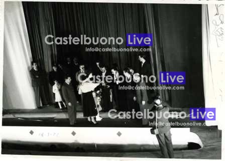 foto 22 Inaugurazione delle Fontanelle. Al centro il sindaco Gino Carollo e Vincenzo Minà, uno dei gestori