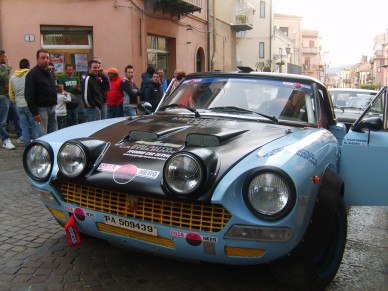 Aria di festa in via Vittorio Emanuele per la partecipazione alla 98° Targa Florio di Martorana e Alessi. [LE FOTO]