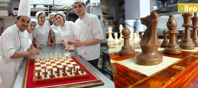 Fiasconaro omaggia lo scacchista Antonio Ingroia con un’opera di cioccolato decorata dal castelbuonese Francesco Baio