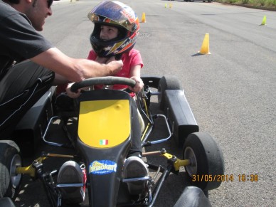 Corsi di avviamento al Go-Kart per bambini di 6/11 anni. Prossimo appuntamento sabato 7 giugno presso l' area di Piano Marchese