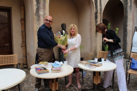 Consegnati i libri in lingua rumena alla biblioteca comunale di Castelbuono